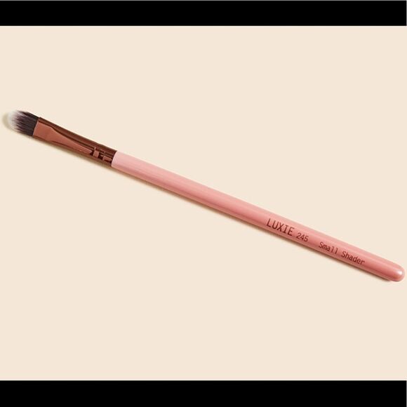 5/$25💜 Luxie 245 Small Shader Rose Gold Brush - Picture 5 of 15